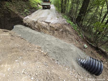Sanacija makadamskega dela ceste Krivčevo – Kranjski Rak (1)
